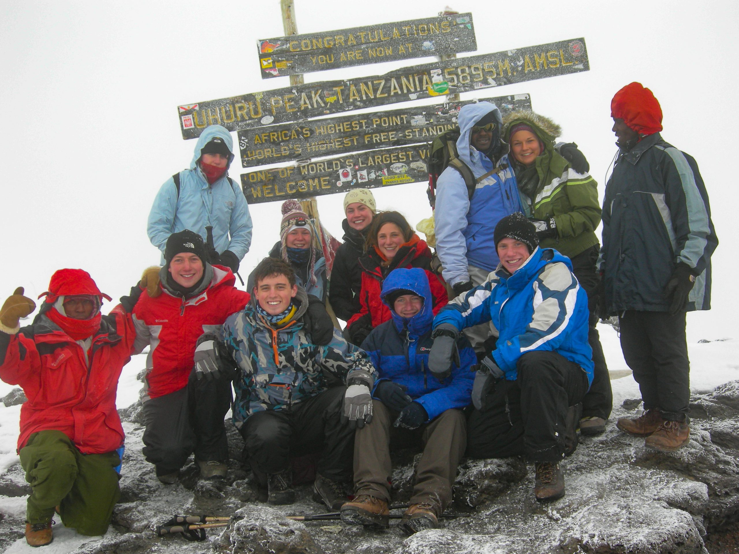 camps_international_mountain_guide_providing_safety