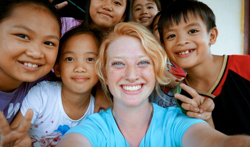 school_expedition_borneo_scuba_selfie_with_children