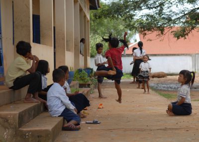 school_expedition_cambodia_impact_children_playing