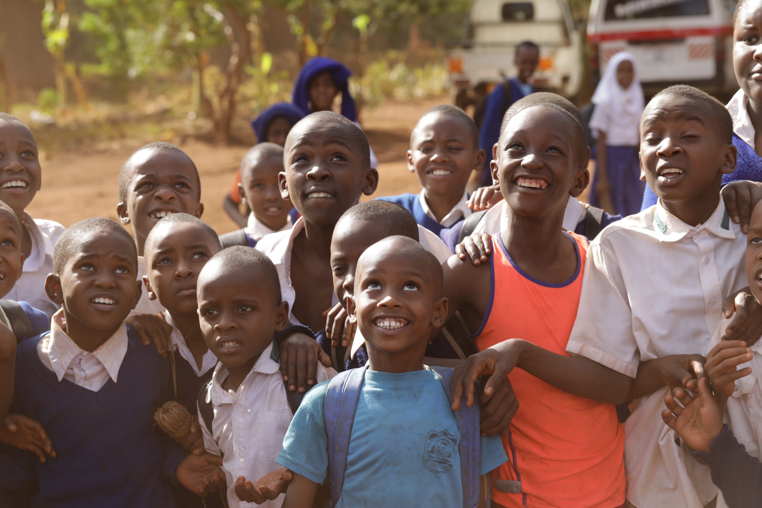 school_expedition_kenya_kilimanjaro_local_children