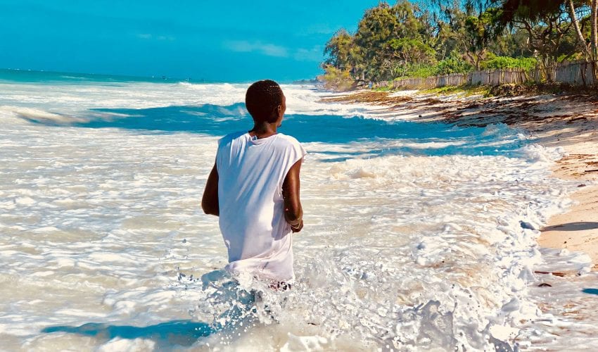 school_expedition_kenya_scuba_maasai_beach-1