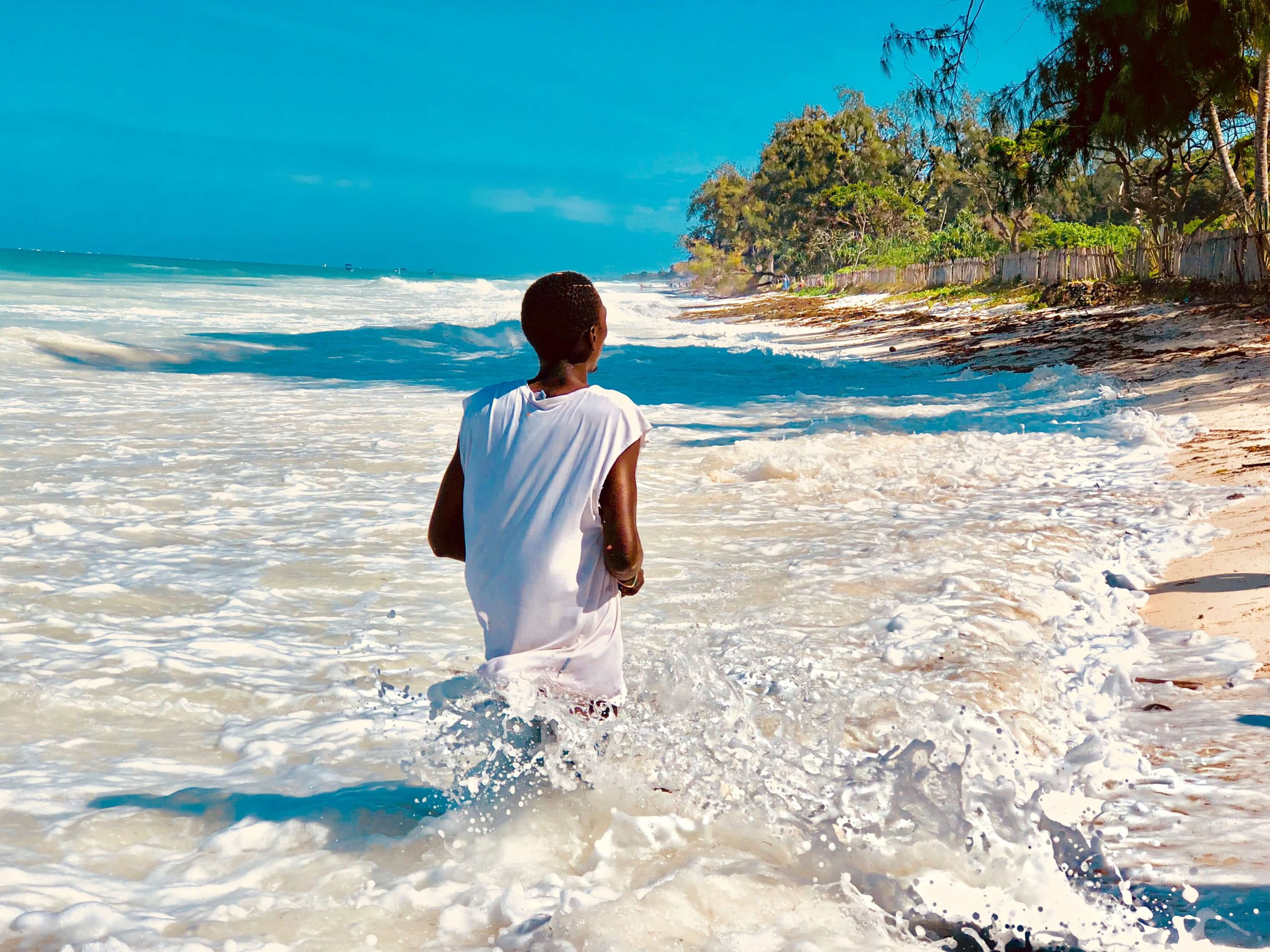school_expedition_kenya_scuba_maasai_beach-1