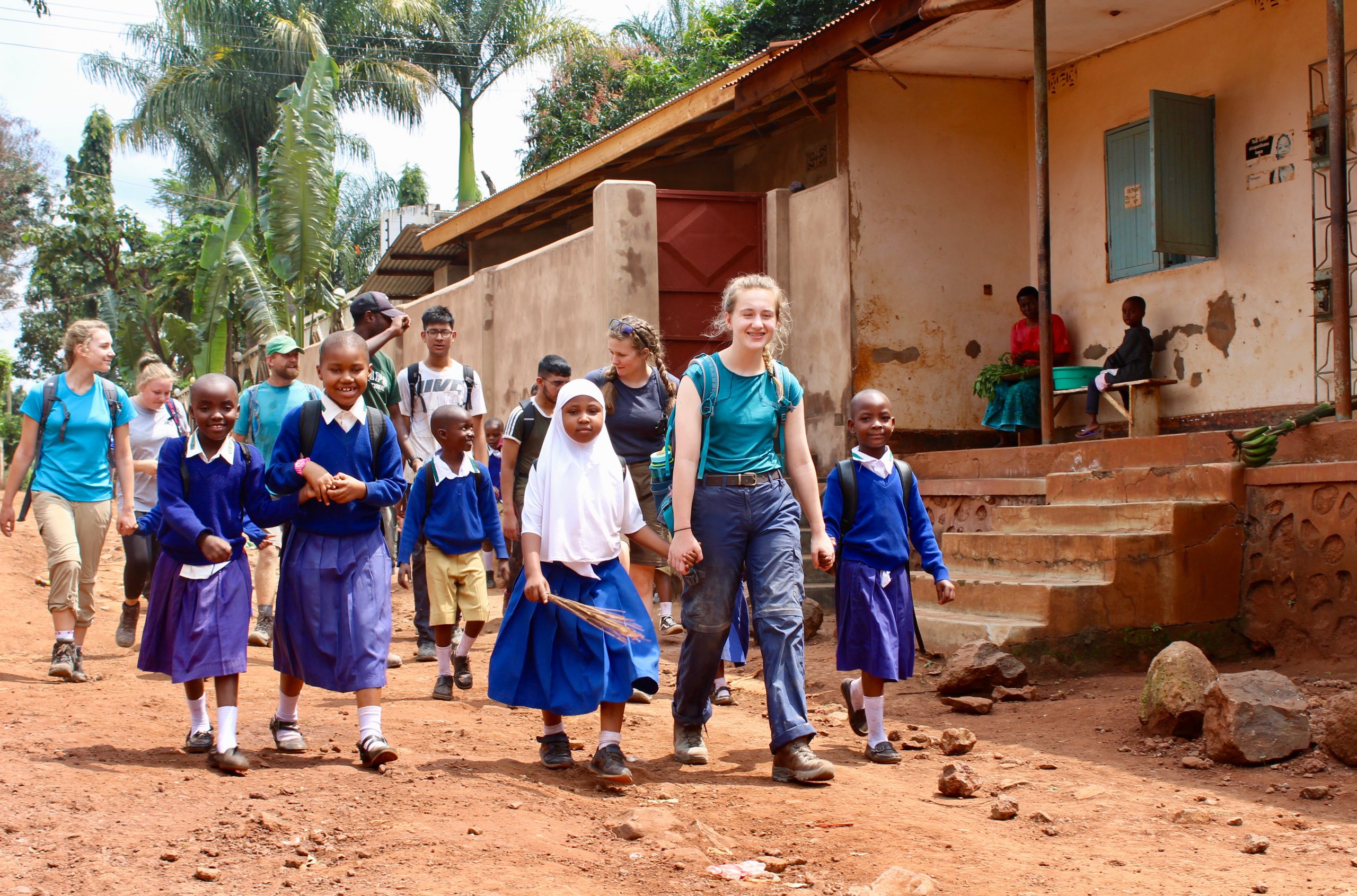school_expedition_tanzania_scuba_walk_to_project