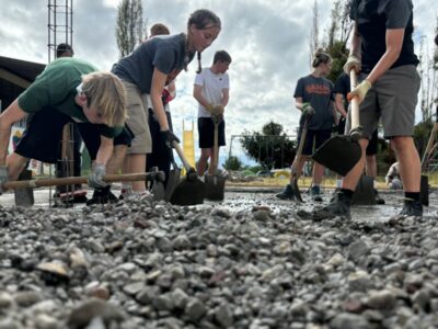 Travellers on Project Work in Ecuador
